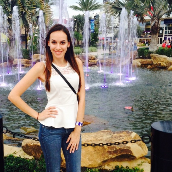 Meet your Posher, Andrea - Picture 1 of 1